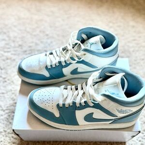 WMNS AIR JORDAN 1 MID color is Sail/Worn-Blue) Rare Excellent Condition Sz. 9.5